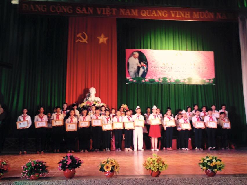 Cư M’Gar: Tuyên dương 58 “Cháu ngoan Bác Hồ” năm 2015